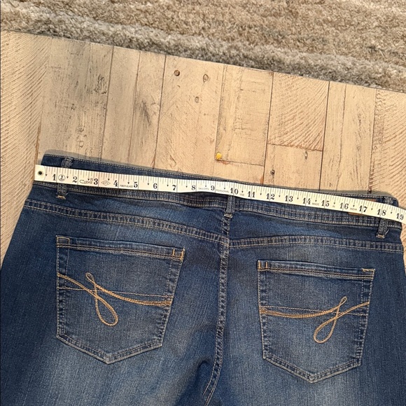 Jordache Blue Cropped Retro Style Jeans with Red Accents Size 18 - Picture 10 of 12